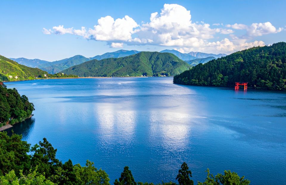 Lake Ashi cruise, and Owakudani Valley
