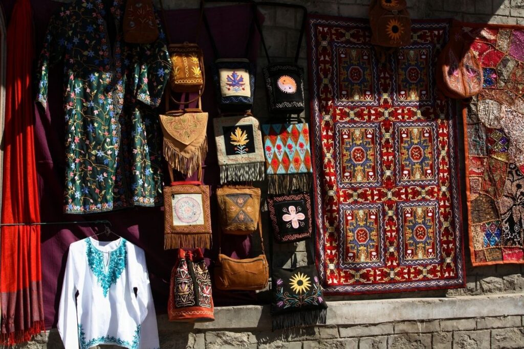 Local markets for Kashmiri handicrafts