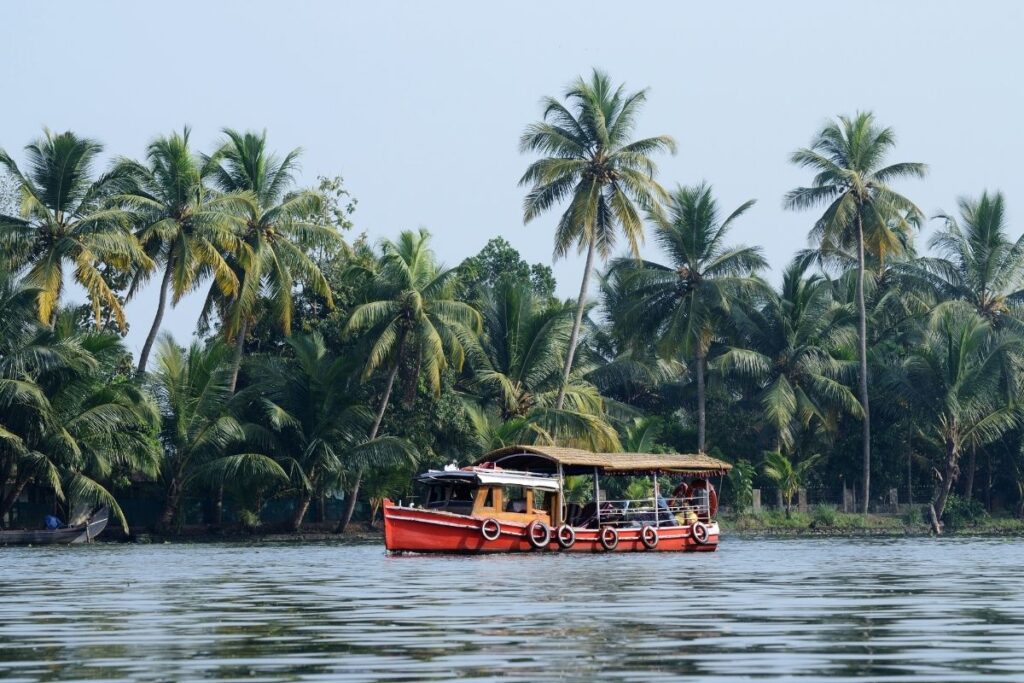 alleppey houseboat